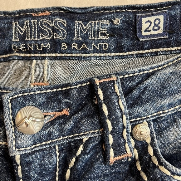 Miss Me Y2K faded flap pocket Bermuda Denim Jean shorts SZ 28 New - Picture 4 of 9